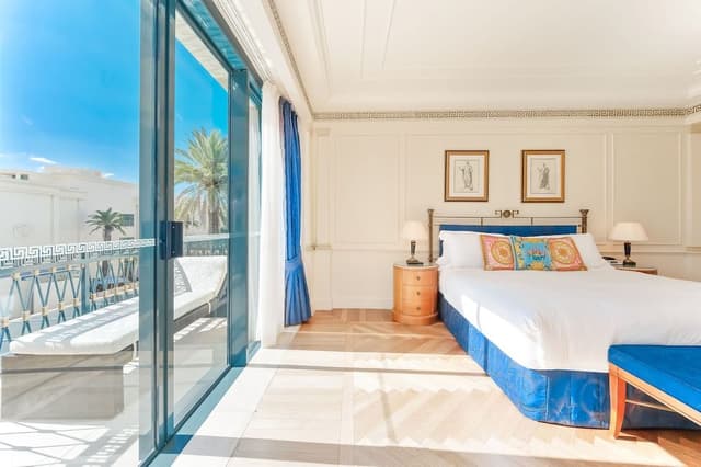 Lagoon Suite