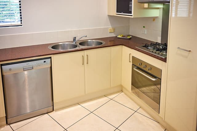 Deluxe Apartment, 3 Bedrooms, Partial Sea View
