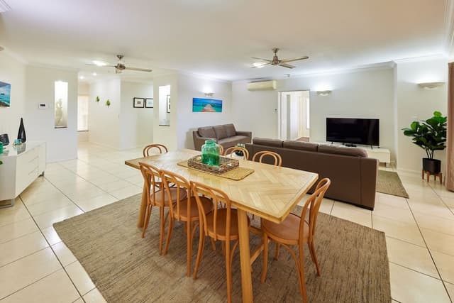 Deluxe Apartment, 3 Bedrooms, Partial Sea View