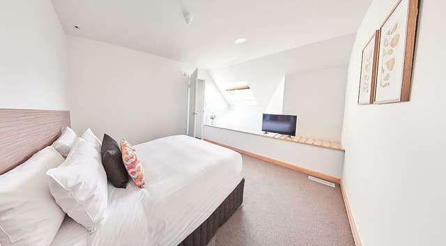 2 Bedroom Suite