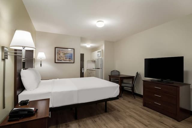 Standard Room, 1 Queen Bed, Non Smoking