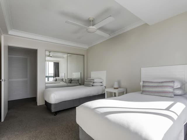 Room, 3 Bedrooms