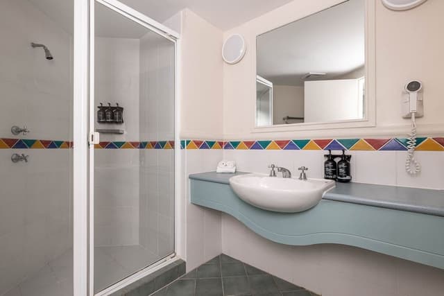 Room, 2 Bedrooms