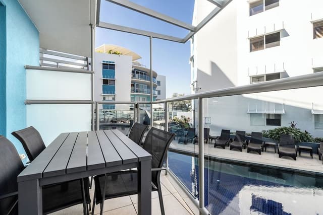 2 Bedroom Pool Entry - Poolside Tower