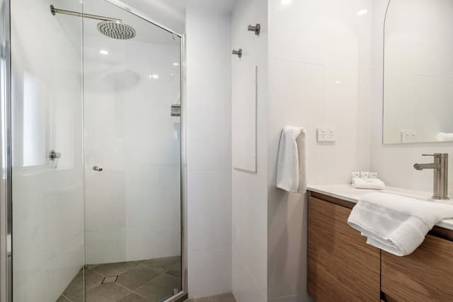 3 Bedroom Apartment - Seaspray Apartments - Property Adjacent