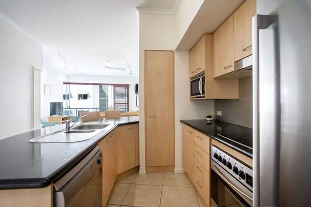 2 Bedroom Pool Entry - Poolside Tower