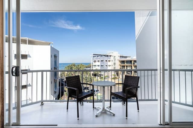 2 Bedroom Balcony - Poolside Tower