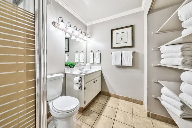 Deluxe Suite, 2 Bedrooms, Poolside