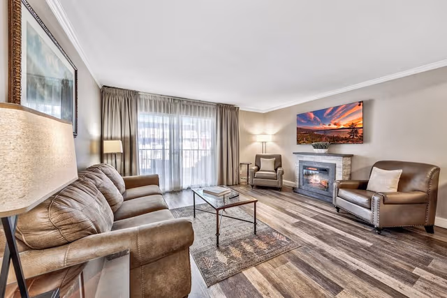 Deluxe Suite, 2 Bedrooms, Poolside