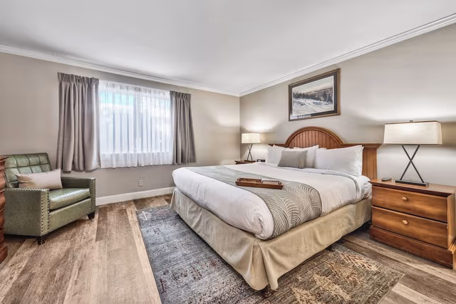 Deluxe Suite, 2 Bedrooms, Poolside