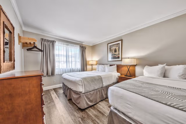Deluxe Suite, 2 Bedrooms, Poolside