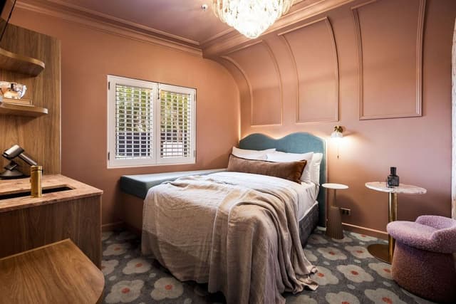 Petite Double Room