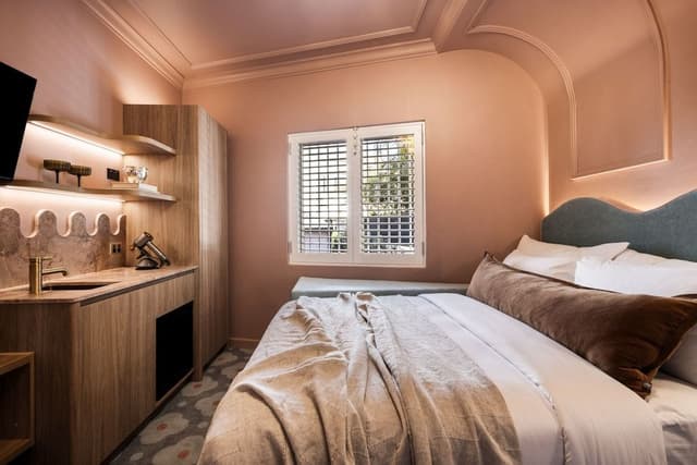 Petite Double Room