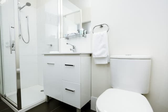 Standard Room, Non Smoking, Kitchenette (Queen + Single)