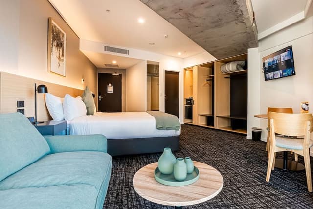 Corner Deluxe Room
