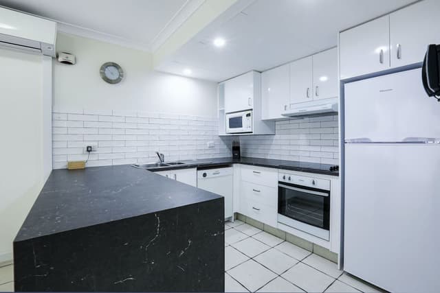 Superior One Bedroom Apartment