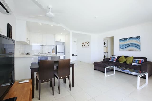 Superior One Bedroom Apartment