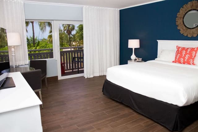Stunning King Marina View Balcony