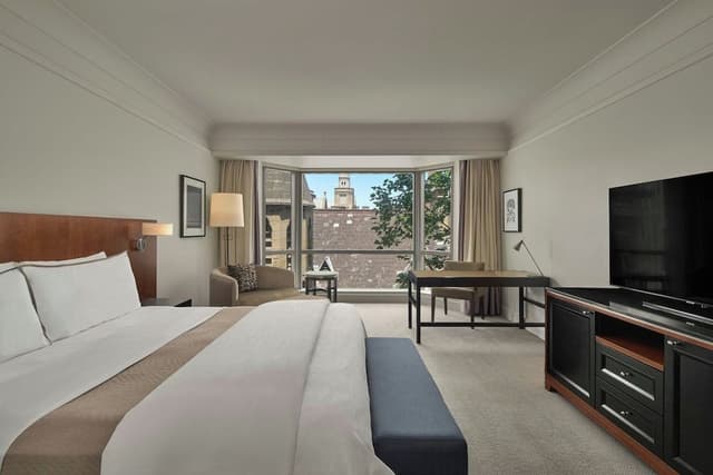 Deluxe Room, 1 King Bed