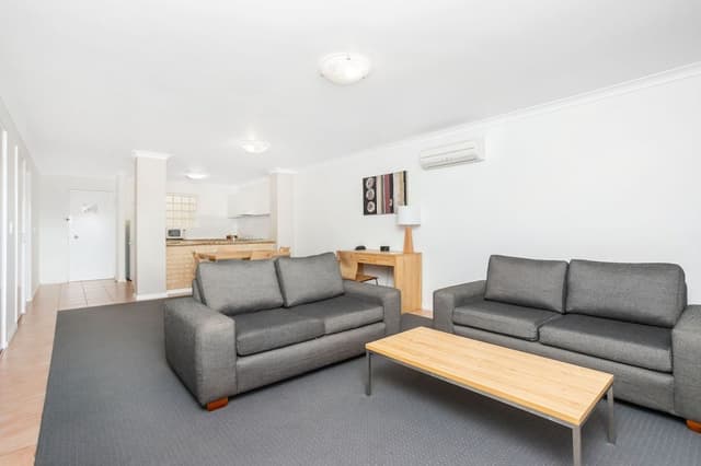 Deluxe 2 Bedroom Ground Floor Apartment