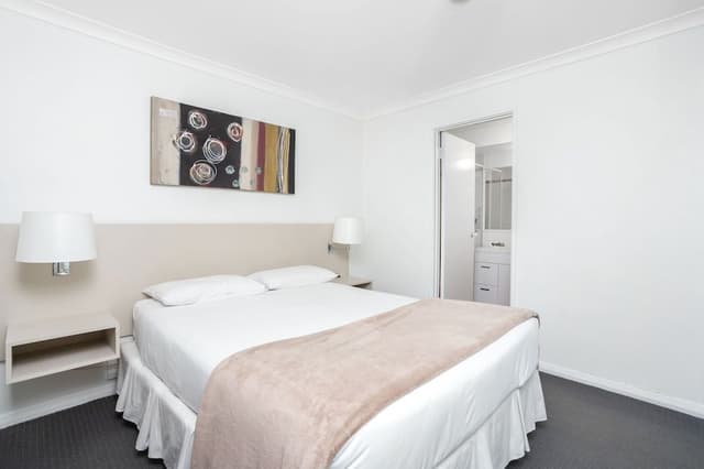 Deluxe 2 Bedroom Ground Floor Apartment