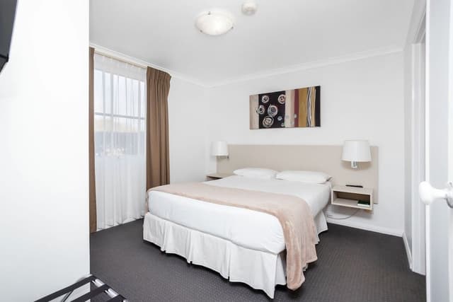Deluxe 2 Bedroom Ground Floor Apartment