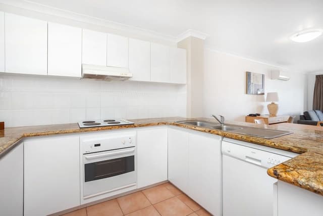 Deluxe 2 Bedroom Ground Floor Apartment