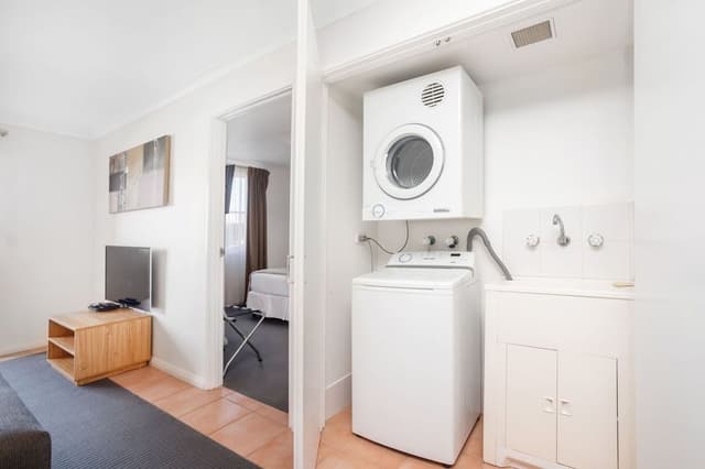 Deluxe 2 Bedroom Ground Floor Apartment