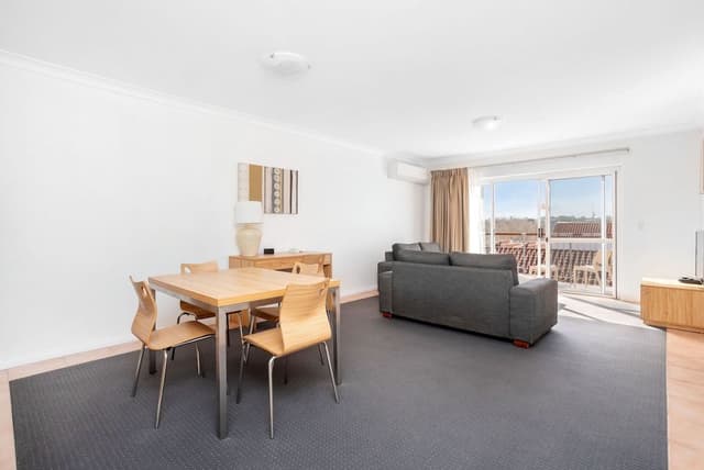 Deluxe 2 Bedroom Ground Floor Apartment
