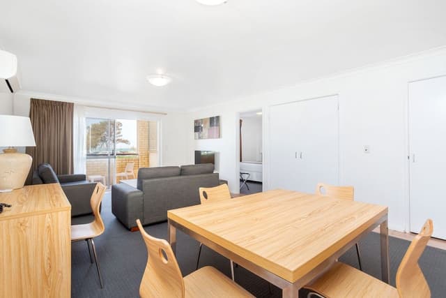 Deluxe 2 Bedroom Ground Floor Apartment