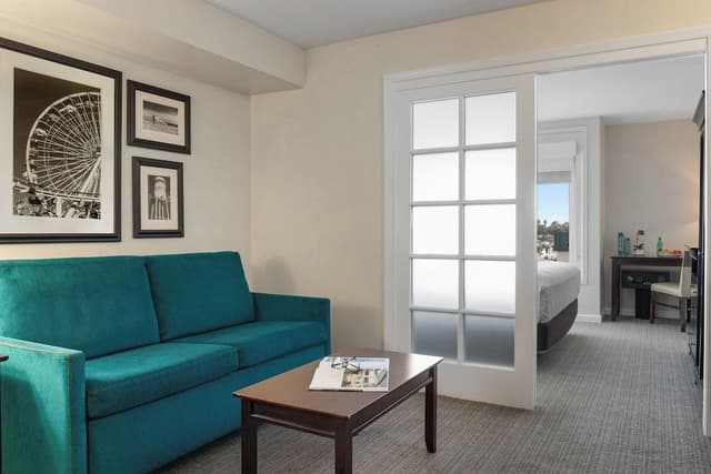 Suite, 1 King Bed