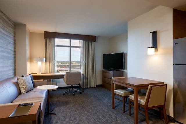 Suite, 1 Bedroom (Hearing Accessible)
