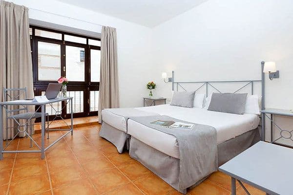 Basic Twin Room - 2 Ad