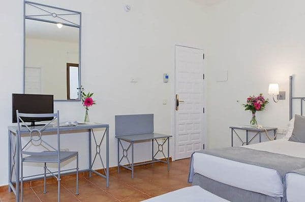 Basic Twin Room - 1Ad+1Ch