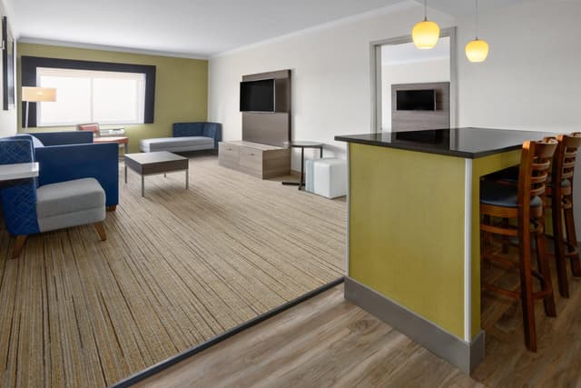 1 Bedroom Suite