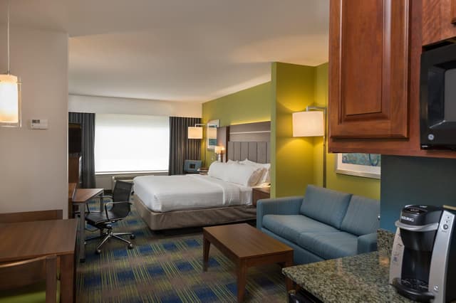 1 King Bed Suite
