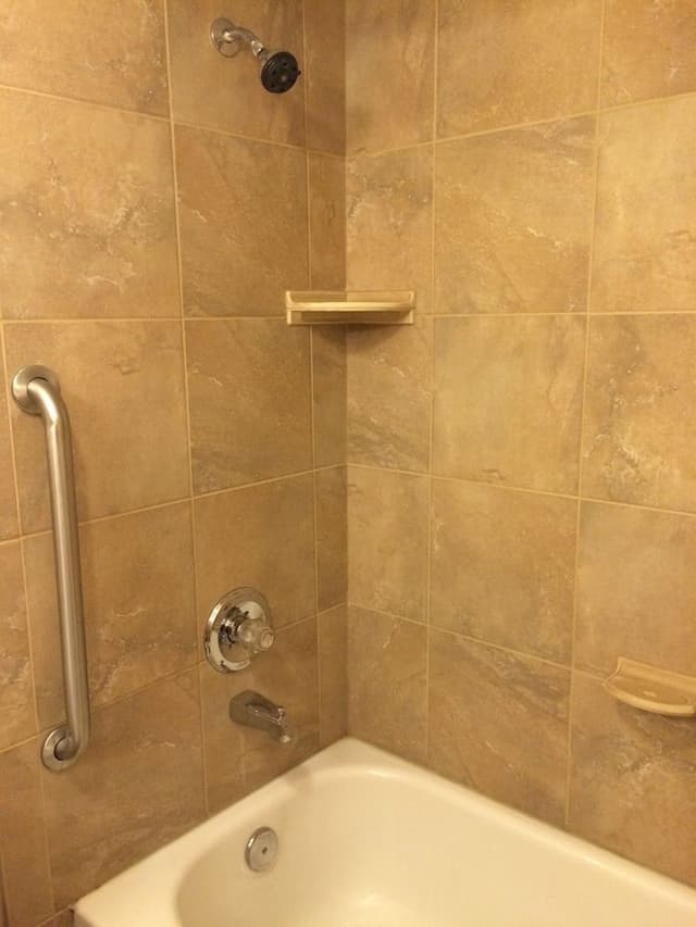 Standard Room, 1 King Bed, Non Smoking (Ground Floor, Pets Allowed)