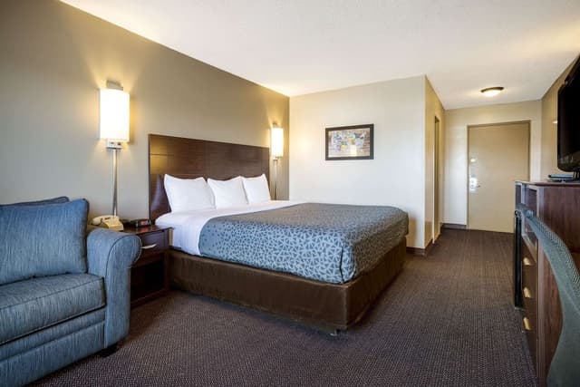 Standard Room, 1 King Bed with Sofa bed, Non Smoking (Upper Floor, No Pets)