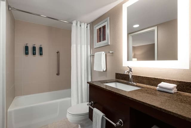 2 QUEEN BEDS 2 ROOM SUITE