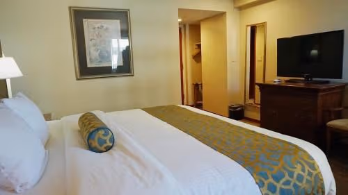 1 Queen Bed - No Smoking