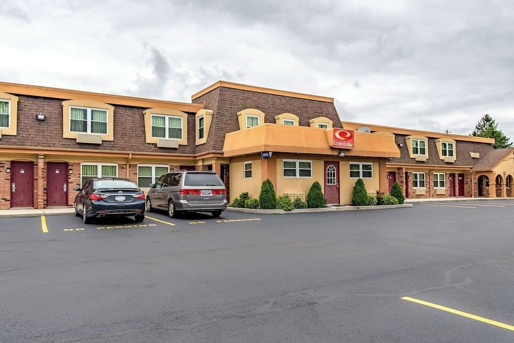 Econo Lodge Worthington1