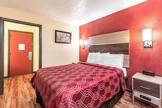 Standard Room, 1 Queen Bed, Non Smoking
