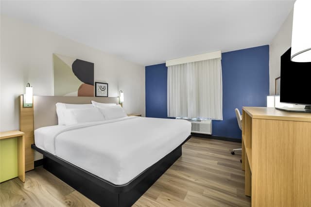 1 KING BED