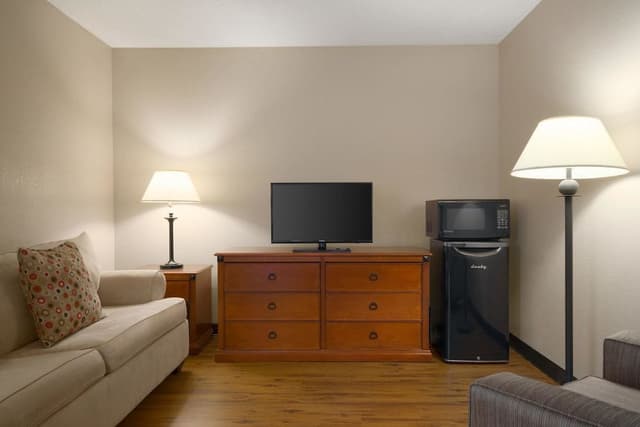 Studio Suite, 1 Queen Bed, Non Smoking