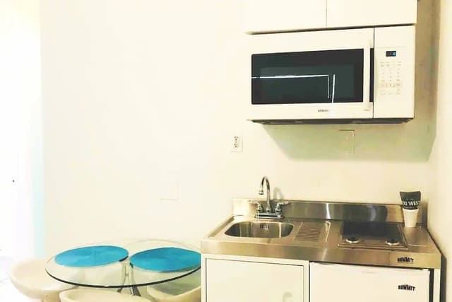Deluxe Studio