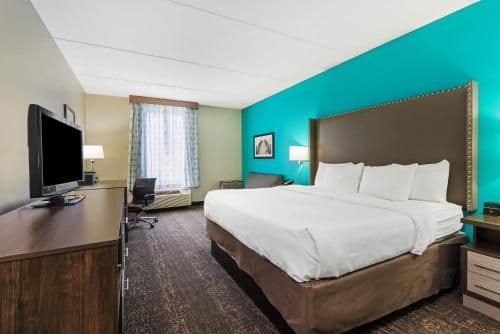 1 King Bed, Executive Accessible Room, Non-Smoking