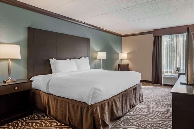 Suite, 1 King Bed, Non Smoking, Jetted Tub