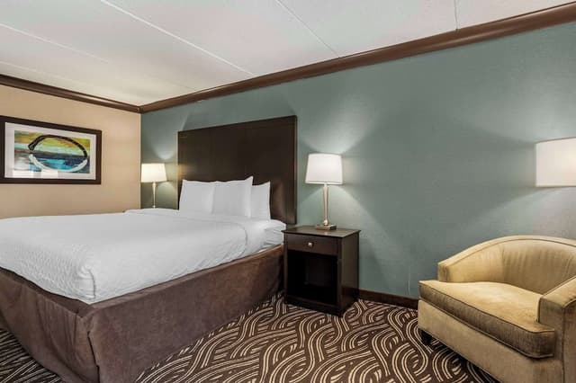 Suite, 1 King Bed, Non Smoking, Jetted Tub