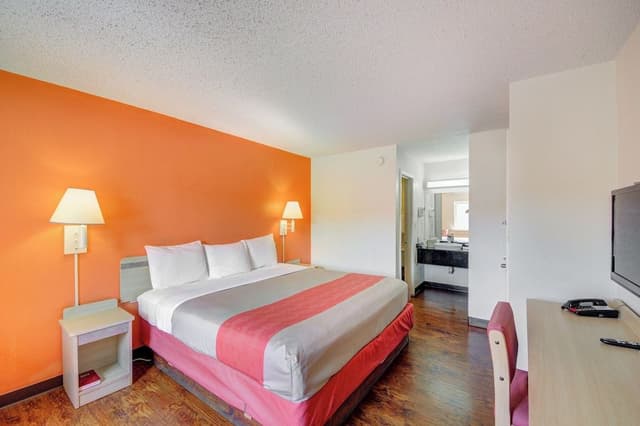 Standard Room, 1 Queen Bed, Smoking