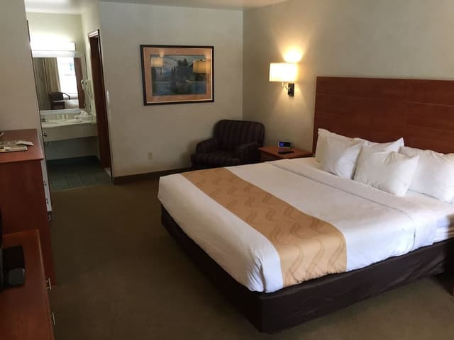 Standard Room, 1 King Bed, Non Smoking